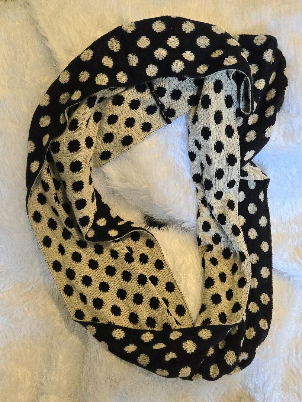 Old Navy Women's Black and Cream Reversible Polka Dot Scarf Wrap Infinity Scarf